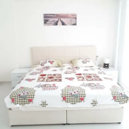 Apartment 2.2, Caesar Beach Gastria