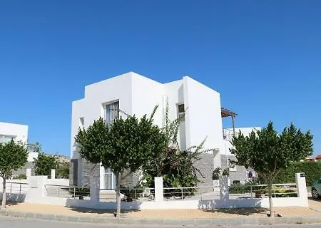 2.2, Caesar Beach * Gastria