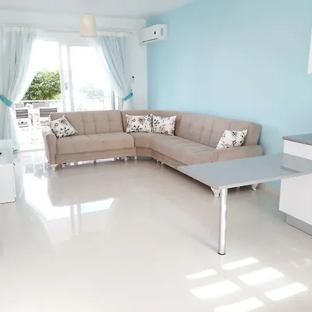 Apartment 2.2, Caesar Beach